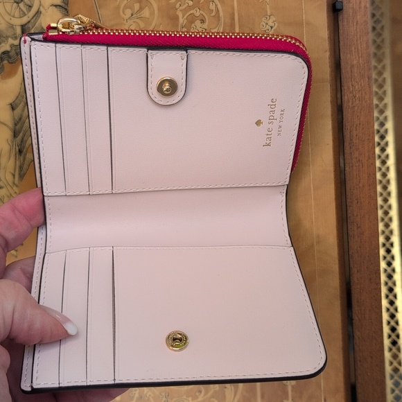 Kate Spade Red Wallet New without tags - Picture 4 of 8
